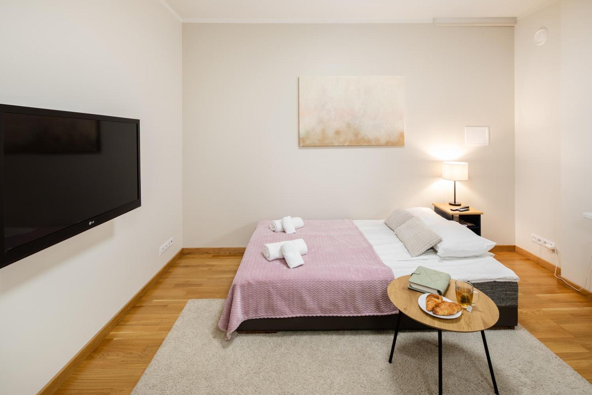 Riga Embassy Center Apartment With Parking Exterior foto